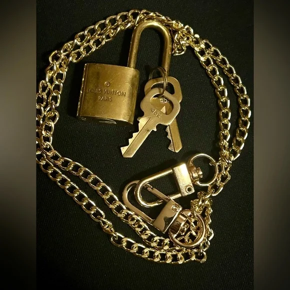 Louis Vuitton Padlock that is Gold Tone with Two Keys - with an unbranded chain - Picture 4 of 4